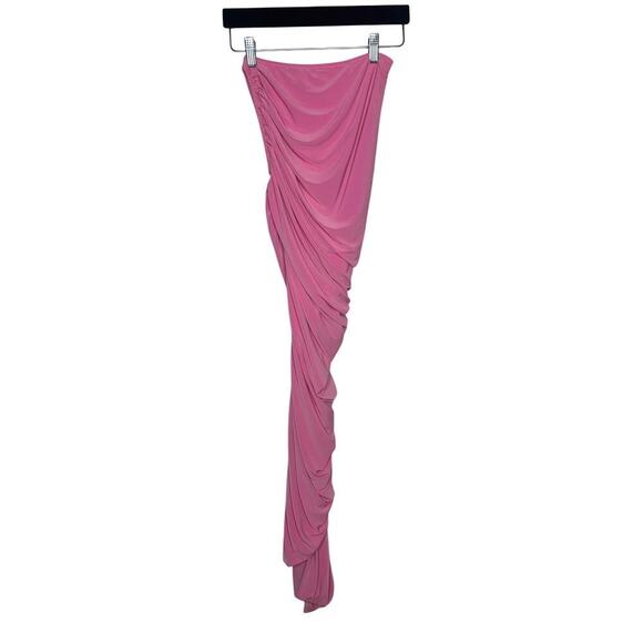 Norma Kamali Diana Ruched One Shoulder Knee Length Midi Dress in Candy Pink - Picture 4 of 6